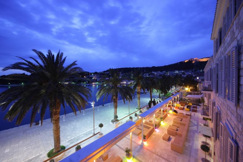 Al Riva Hvar Yacht Harbour Hotel verrete trattati come celebrità sin dal primo momento. 