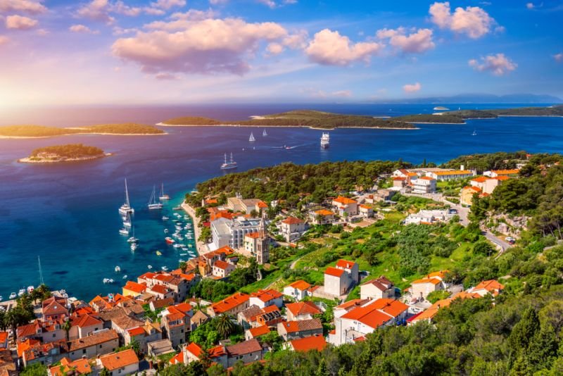 Hvar è una delle più affascinanti isole dell'Adriatico della Croazia.