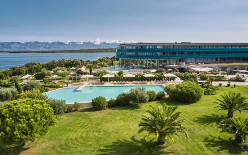Falkensteiner Hotel. La struttura è davvero bella, offre una spa senza precedenti, veramente notevole e sconfinata.