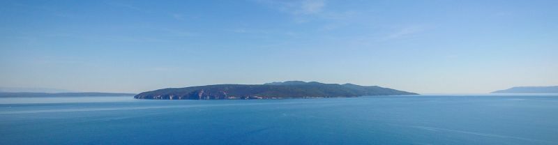 Cres/Cherso è la più grande isola croata, situata all'estremità settentrionale del golfo del Quarnero. 